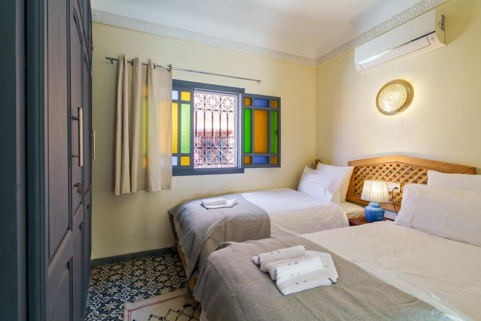 Riad 4 Chambres - Piscine & Petit Dejeuner Gratuit - Wifi Fibre Optique Marrakesch Exterior foto